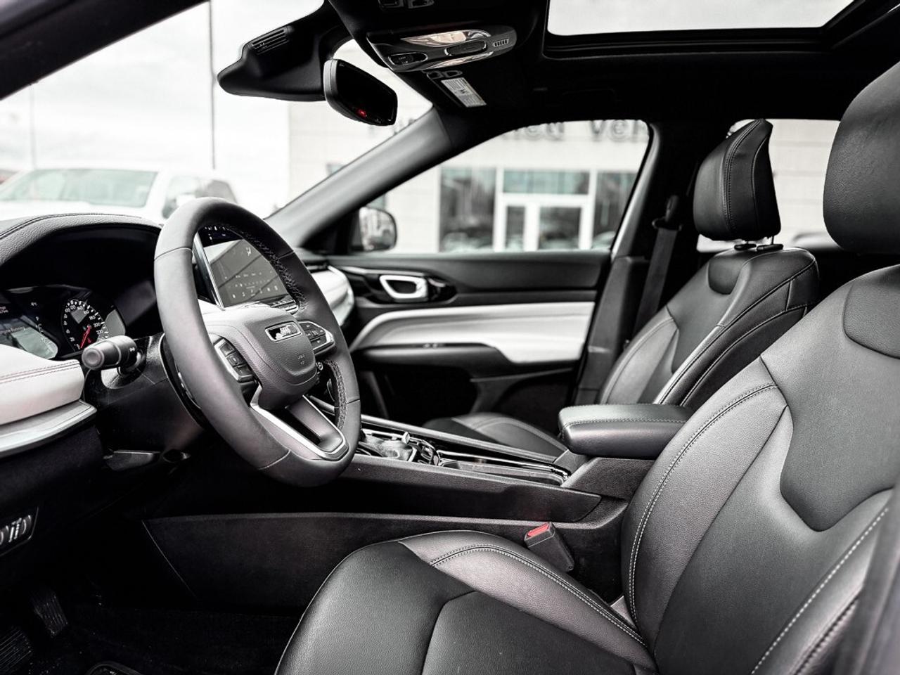 2025 Jeep Compass Limited   PANO ROOF   ALPINE AUDIO   HEATED SEATS Photo