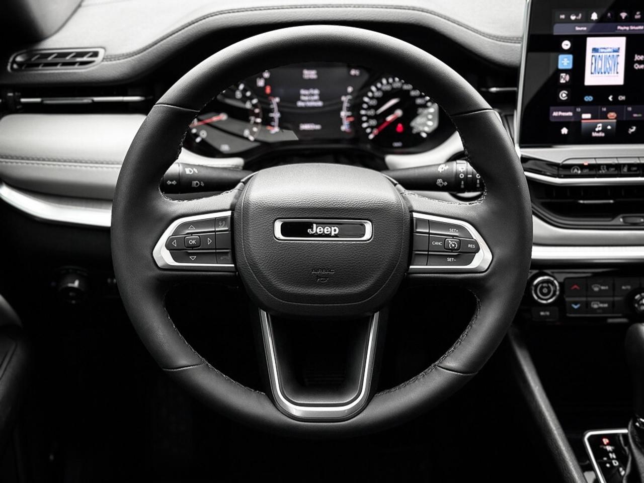 2025 Jeep Compass Limited   PANO ROOF   ALPINE AUDIO   HEATED SEATS Photo