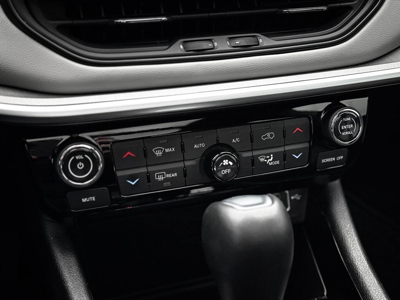 2025 Jeep Compass Limited   PANO ROOF   ALPINE AUDIO   HEATED SEATS Photo