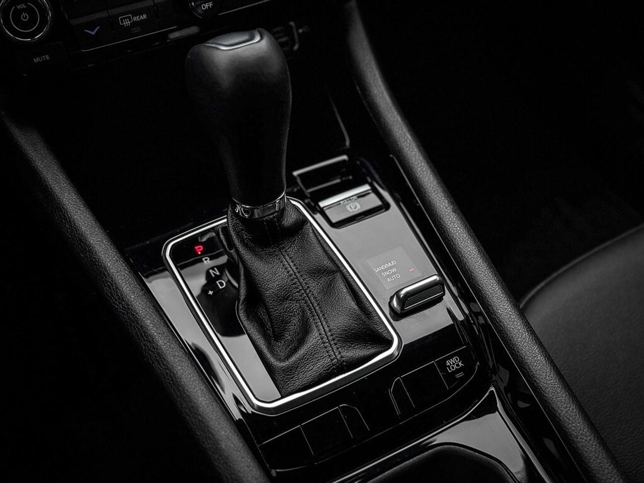 2025 Jeep Compass Limited   PANO ROOF   ALPINE AUDIO   HEATED SEATS Photo