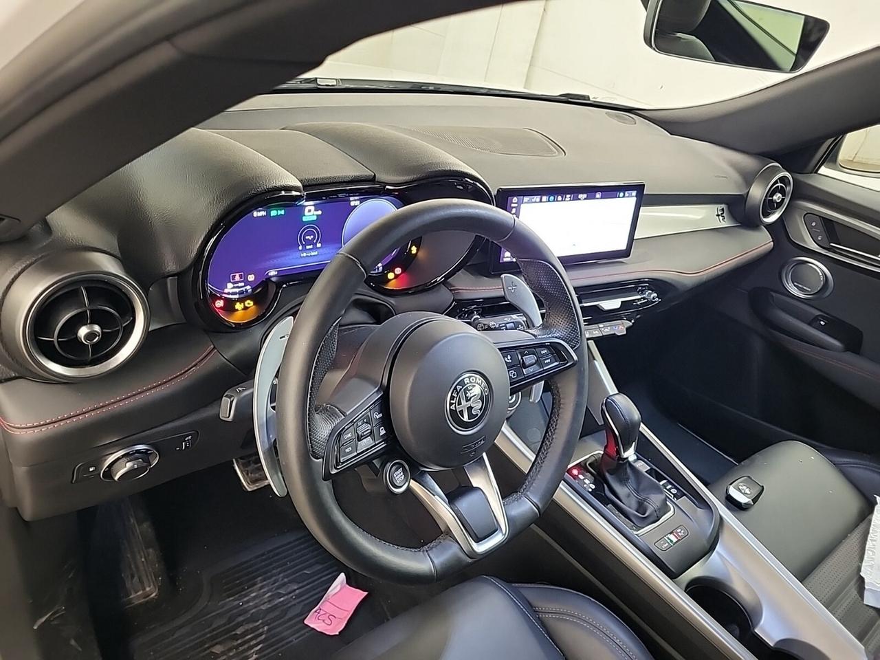 2025 Alfa Romeo Tonale PHEV Tributo   AWD   SUNROOF   HEATED SEATS   BLINDSPOT Photo2