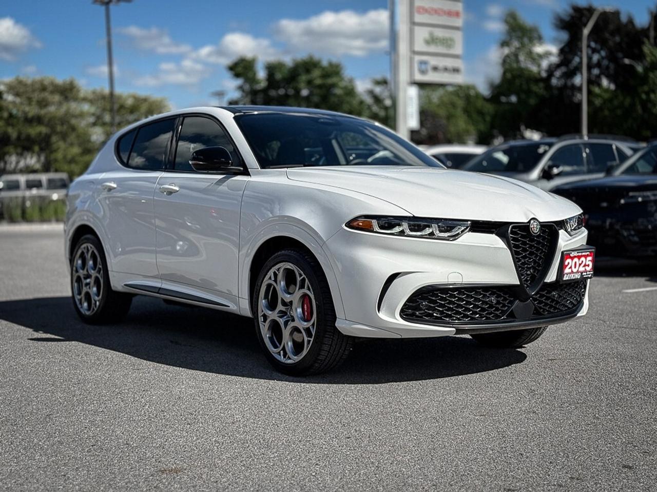 2025 Alfa Romeo Tonale PHEV Tributo   AWD   SUNROOF   HEATED SEATS   BLINDSPOT Photo2