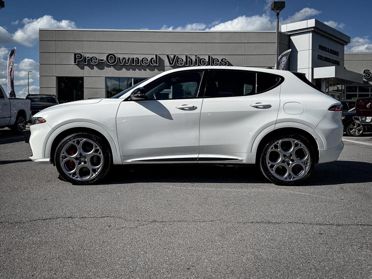 2025 Alfa Romeo Tonale PHEV Tributo   AWD   SUNROOF   HEATED SEATS   BLINDSPOT Photo