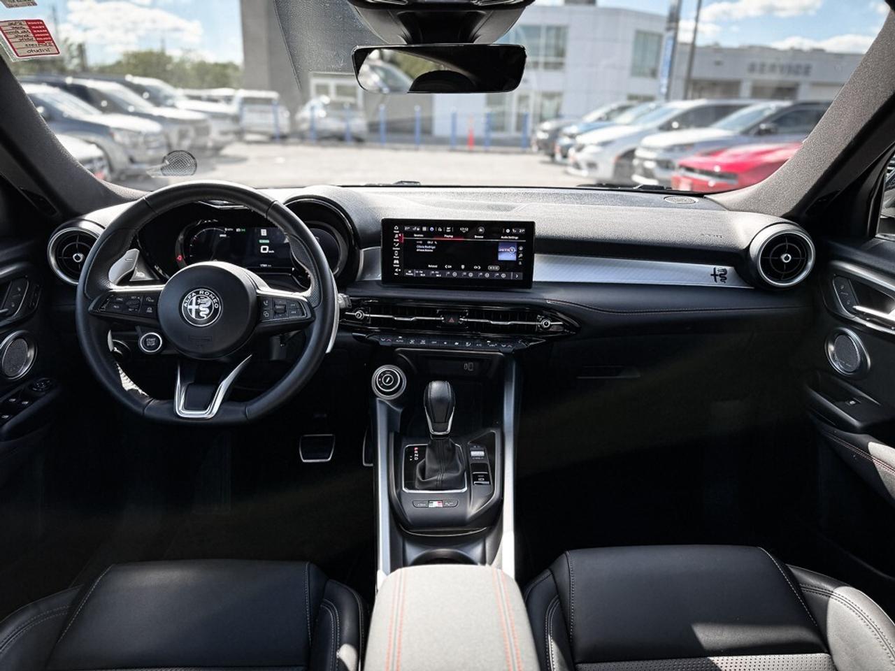 2025 Alfa Romeo Tonale PHEV Tributo   AWD   SUNROOF   HEATED SEATS   BLINDSPOT Photo