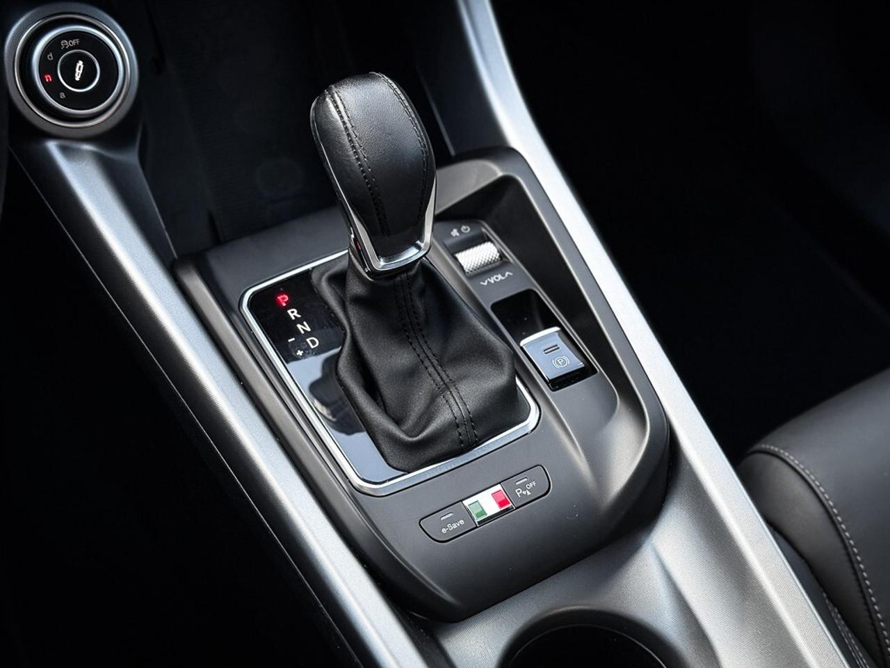 2025 Alfa Romeo Tonale PHEV Tributo   AWD   SUNROOF   HEATED SEATS   BLINDSPOT Photo