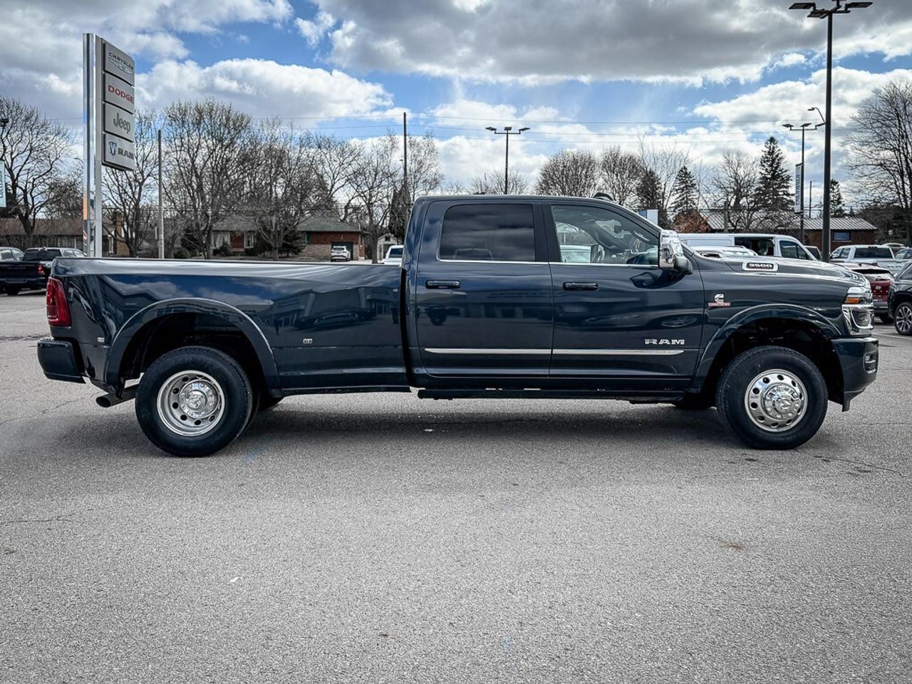 2026 RAM 3500 Limited   CREW   DUALLY   LEVEL 1   5TH WHEEL PREP Photo3