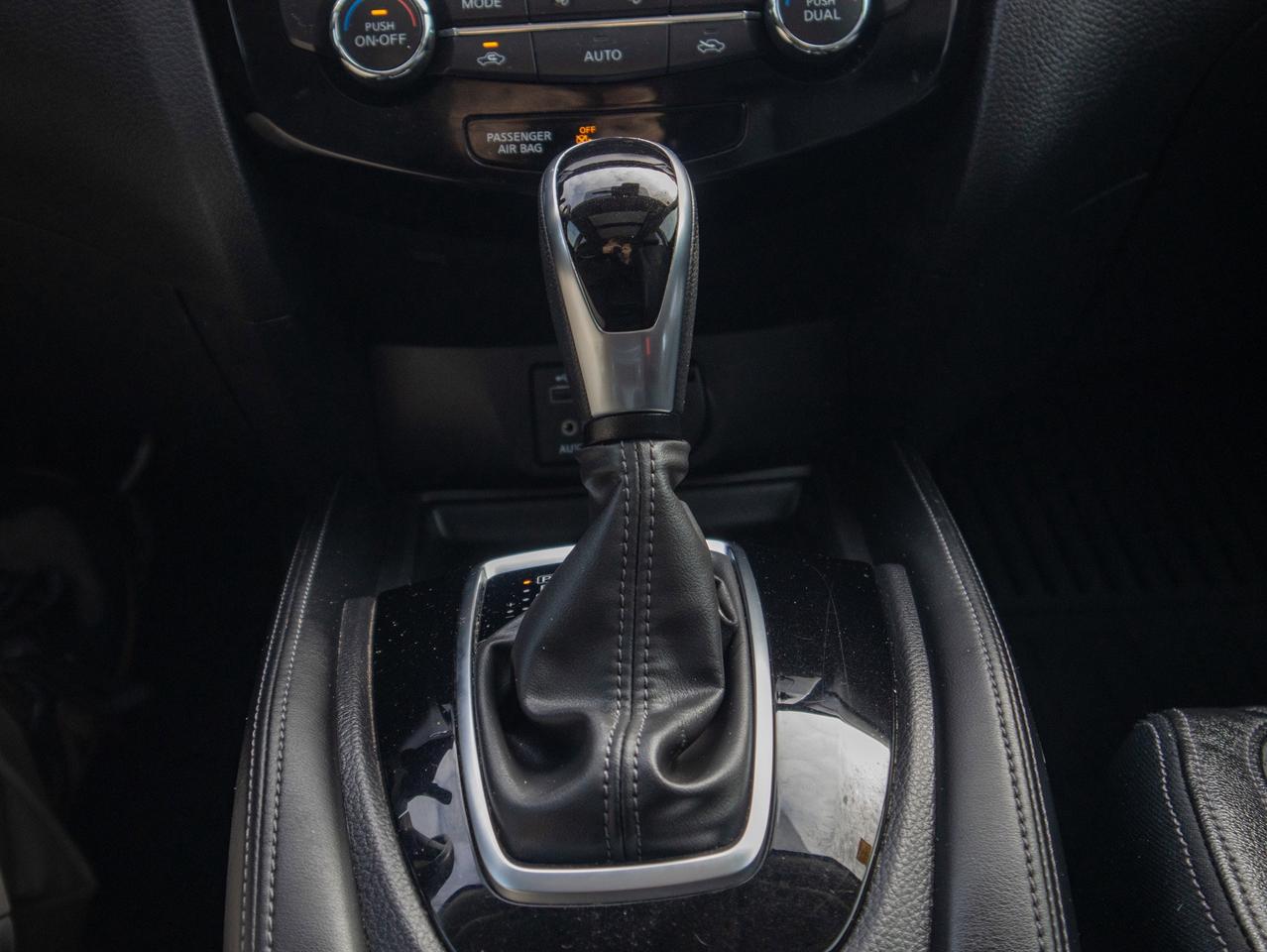 2017 Nissan Rogue - Seat Memory   Rear Defrost Photo