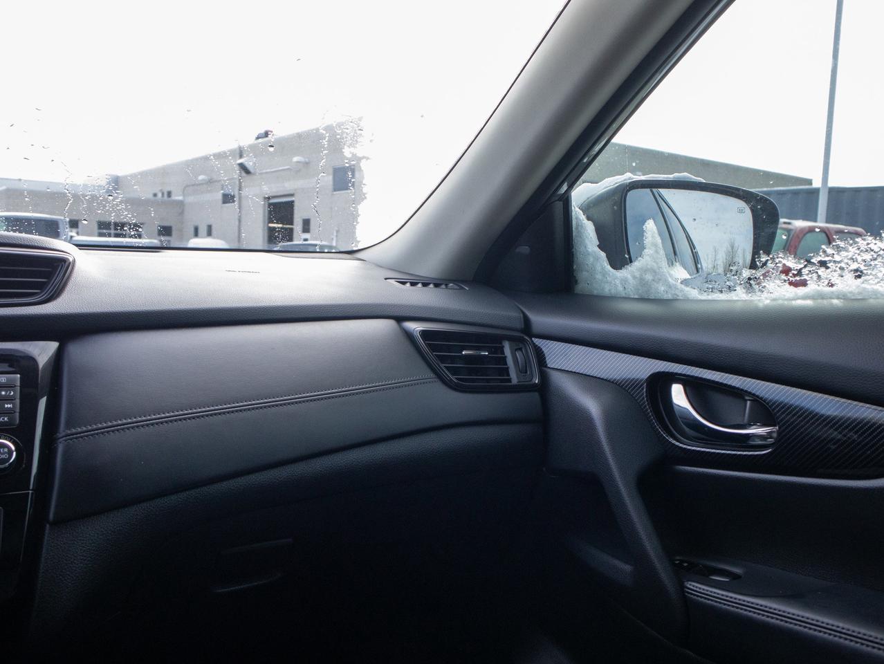 2017 Nissan Rogue - Seat Memory   Rear Defrost Photo