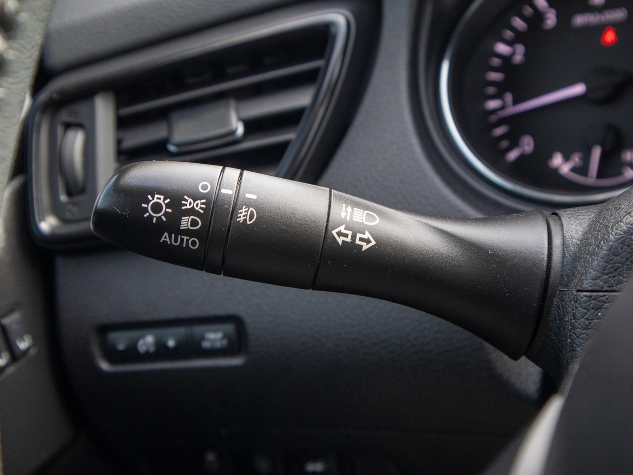 2017 Nissan Rogue - Seat Memory   Rear Defrost Photo