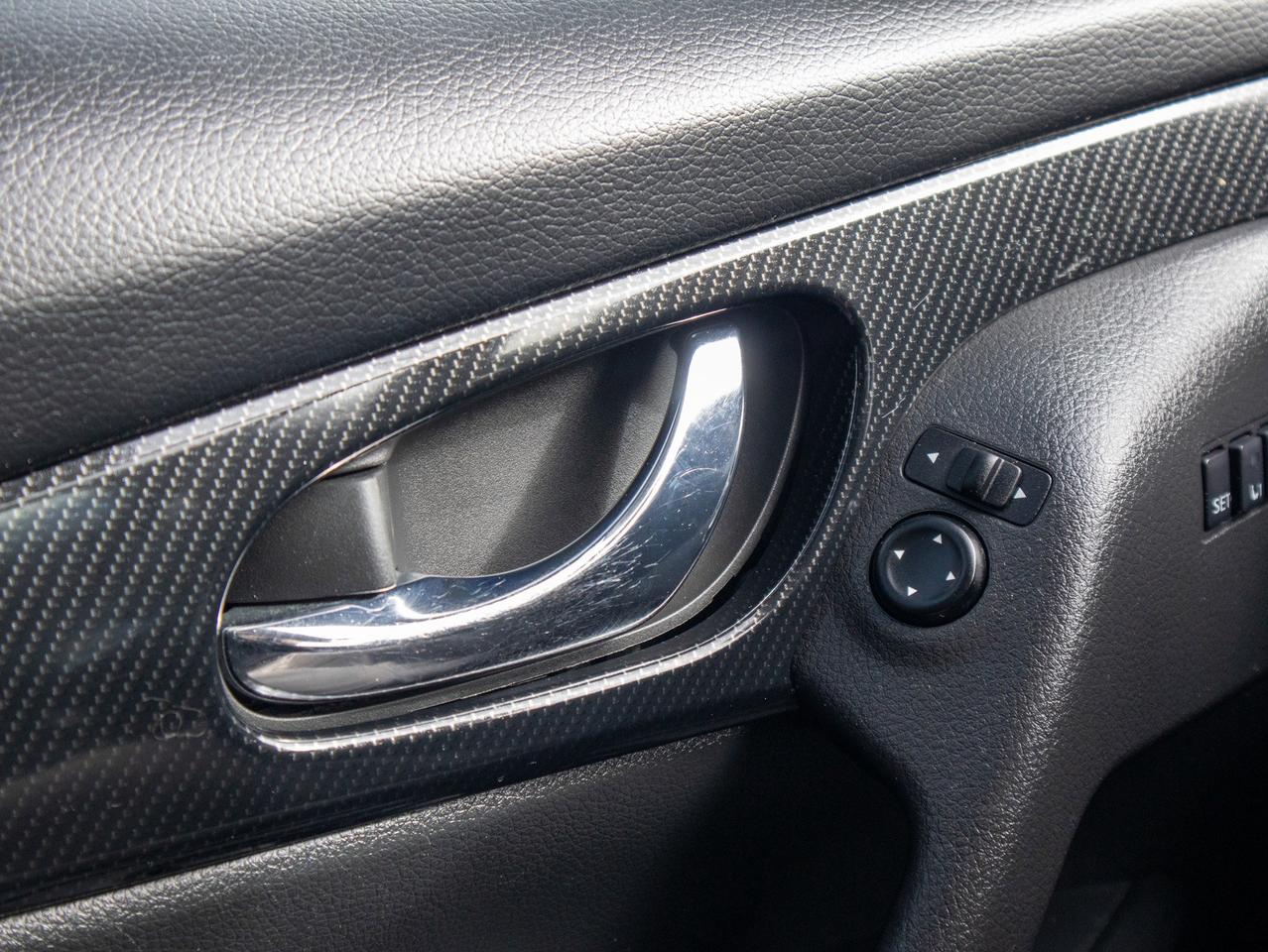 2017 Nissan Rogue - Seat Memory   Rear Defrost Photo