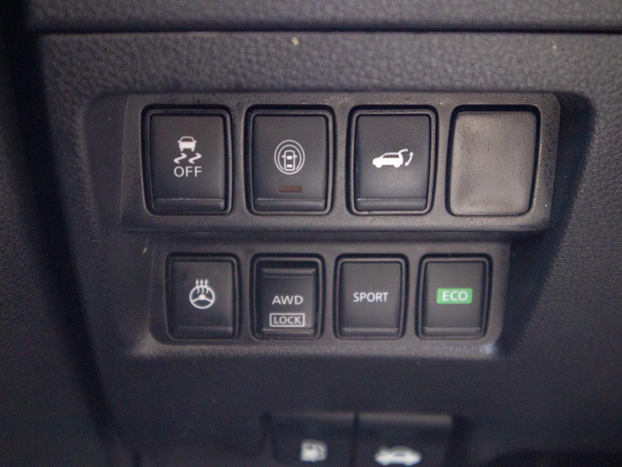 2017 Nissan Rogue - Seat Memory   Rear Defrost Photo