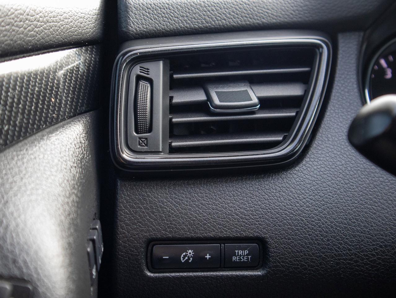 2017 Nissan Rogue - Seat Memory   Rear Defrost Photo