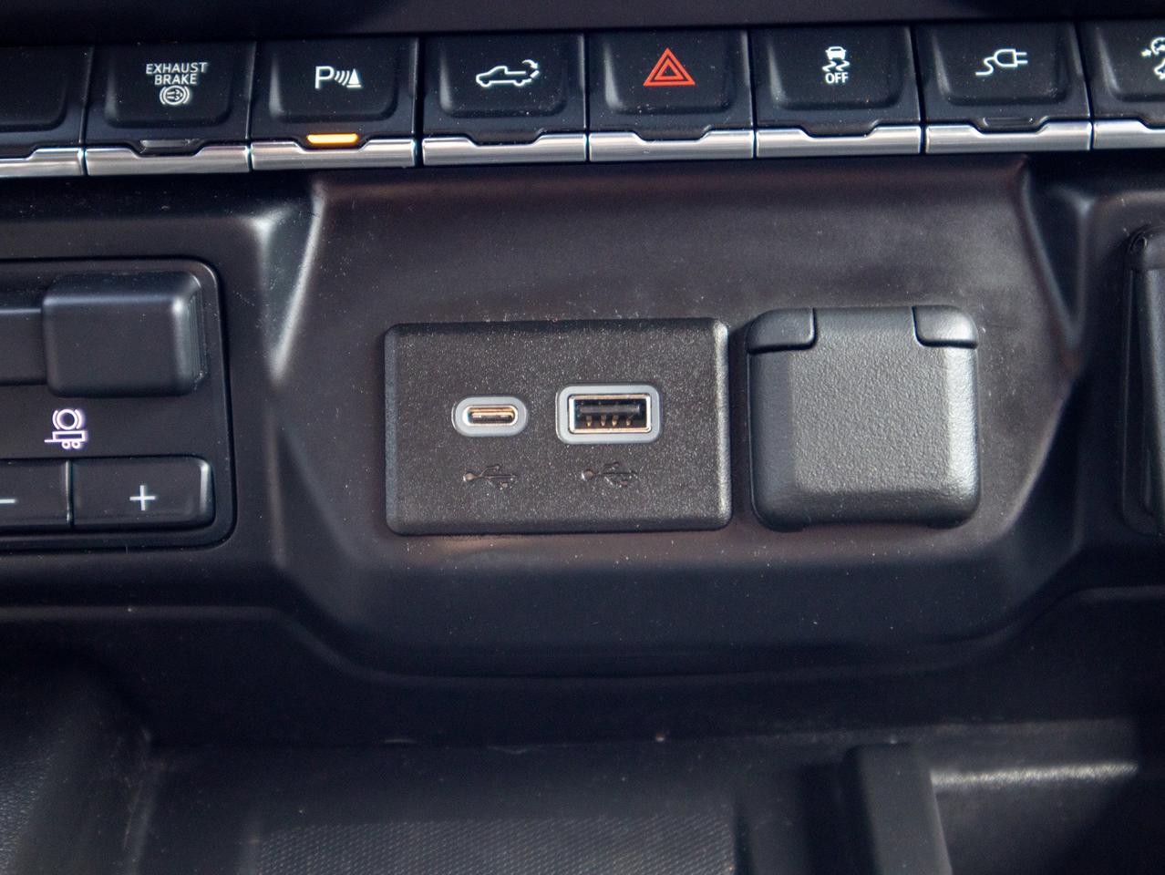 2022 GMC SIERRA 2500HD AT4 - Heated and Cooled Seats   Remote Start Photo