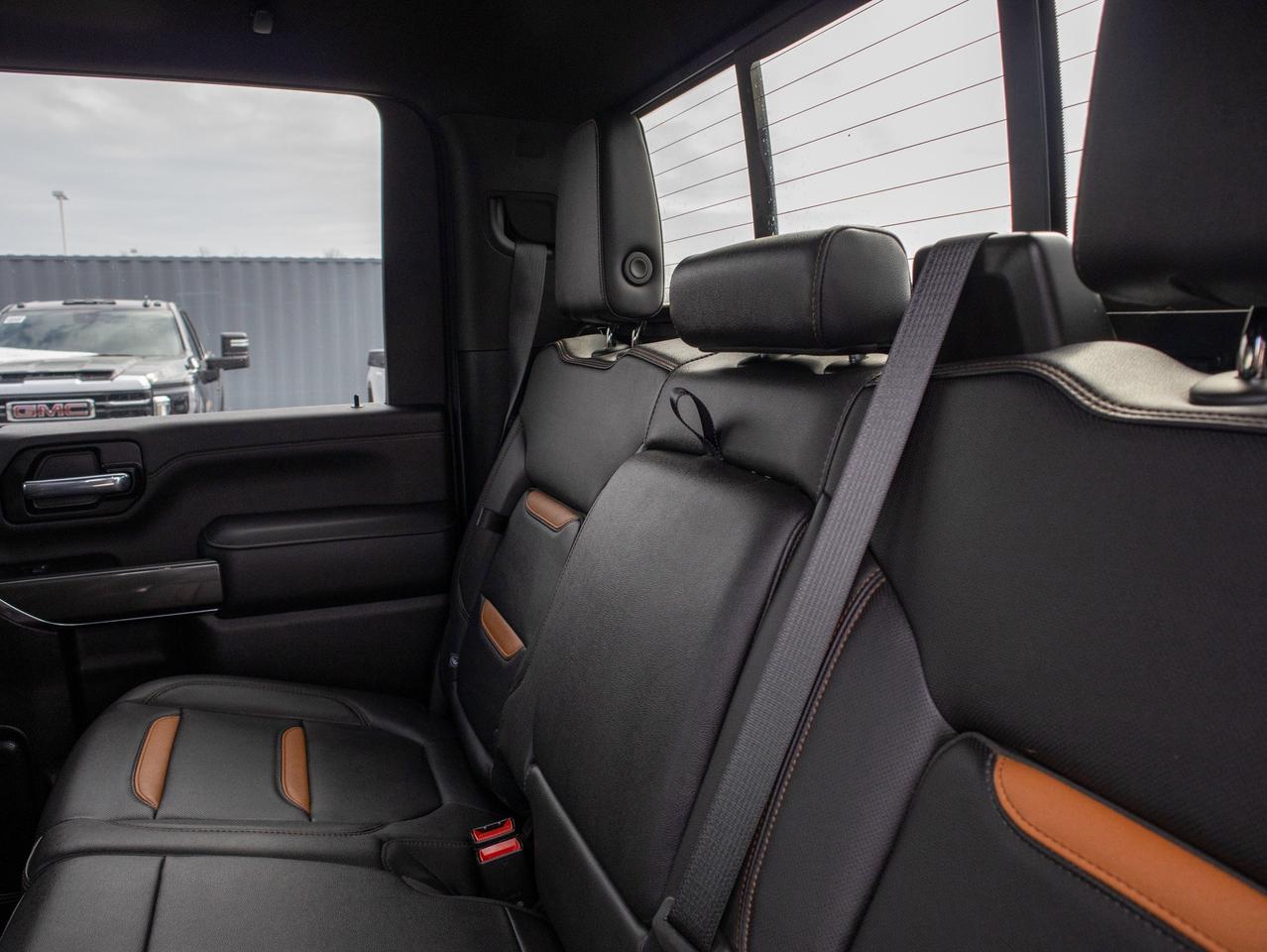 2022 GMC SIERRA 2500HD AT4 - Heated and Cooled Seats   Remote Start Photo