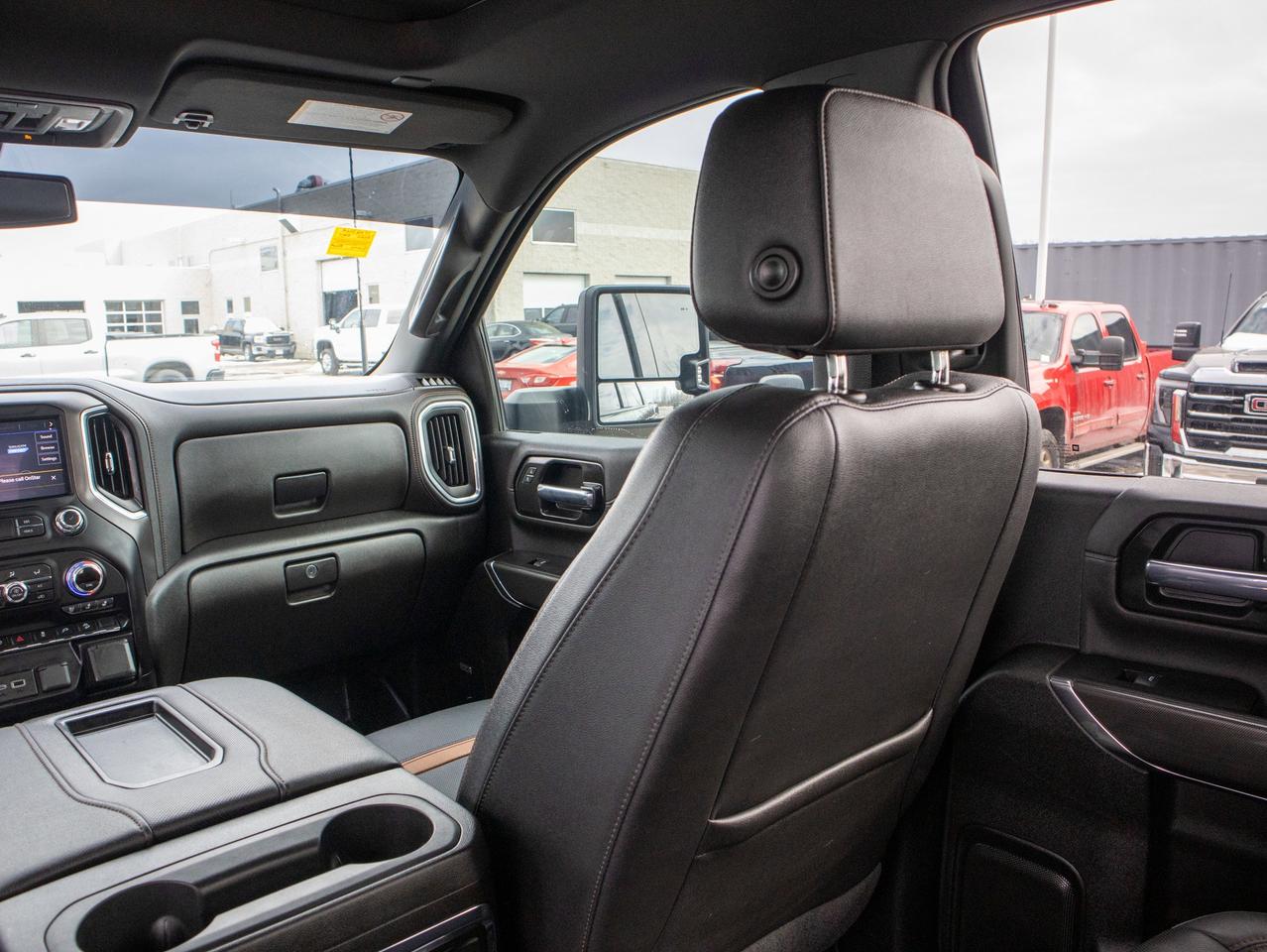 2022 GMC SIERRA 2500HD AT4 - Heated and Cooled Seats   Remote Start Photo