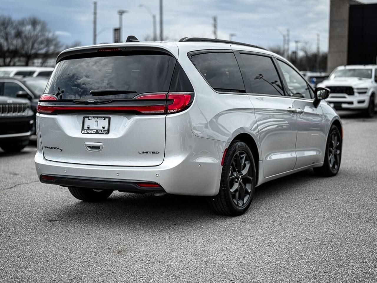2024 Chrysler Pacifica Limited   S APPEARANCE   THEATER GROUP   360 CAM Photo