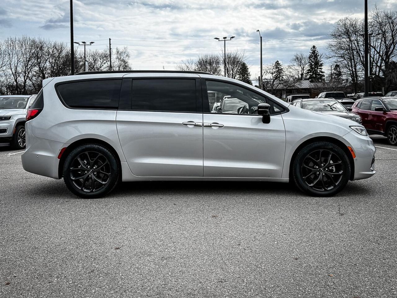 2024 Chrysler Pacifica Limited   S APPEARANCE   THEATER GROUP   360 CAM Photo3
