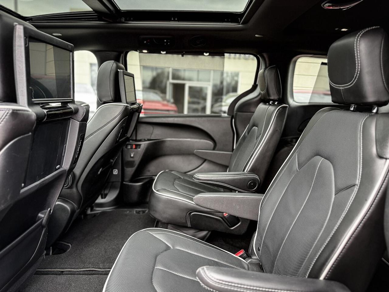 2024 Chrysler Pacifica Limited   S APPEARANCE   THEATER GROUP   360 CAM Photo