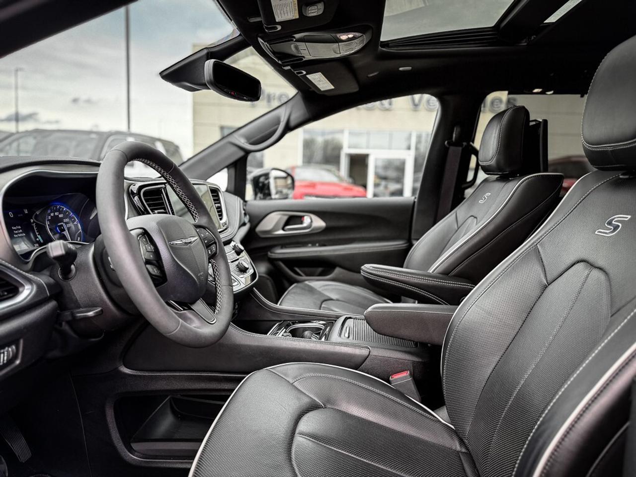 2024 Chrysler Pacifica Limited   S APPEARANCE   THEATER GROUP   360 CAM Photo