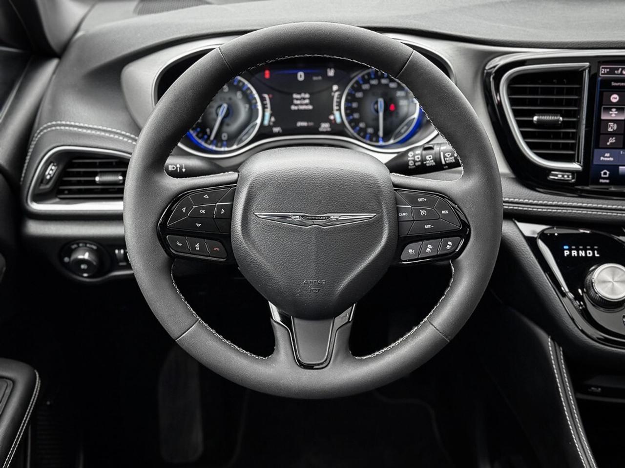 2024 Chrysler Pacifica Limited   S APPEARANCE   THEATER GROUP   360 CAM Photo