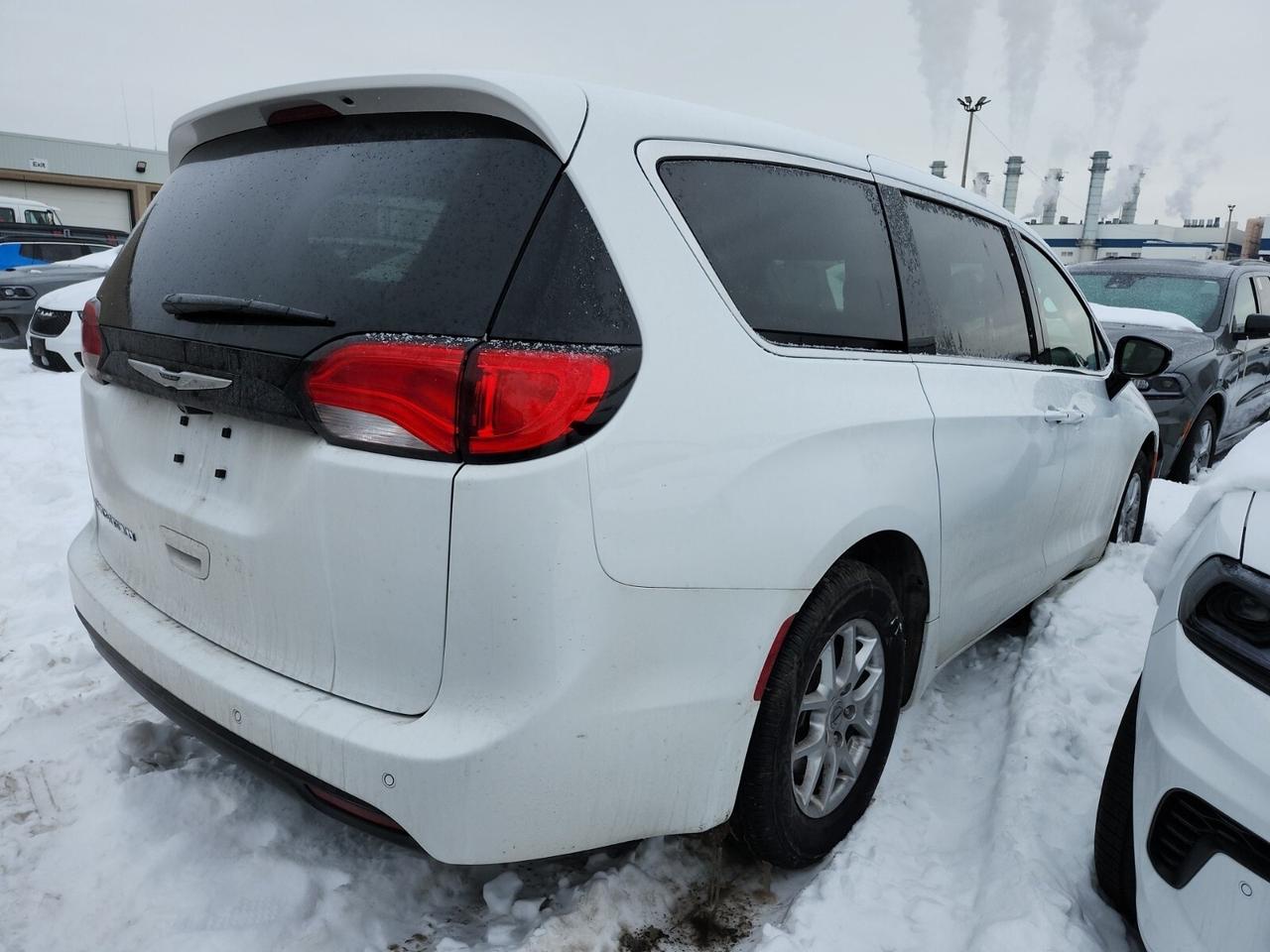 2025 Chrysler Grand Caravan SXT   PWR DOORS   REMOTE START   BLINDSPOT   LANE Photo