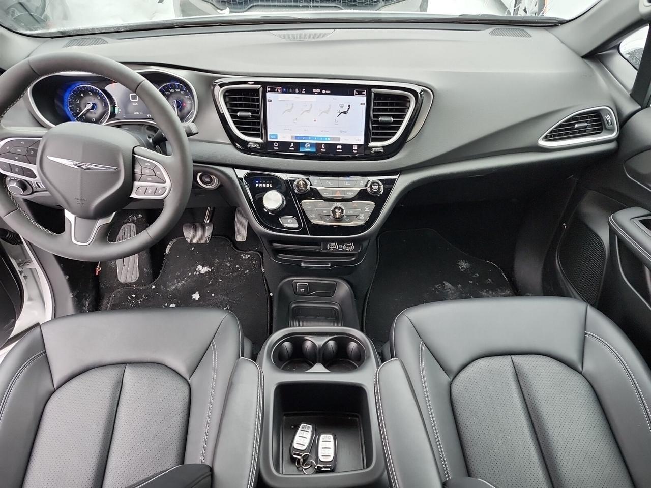 2025 Chrysler Grand Caravan SXT   PWR DOORS   REMOTE START   BLINDSPOT   LANE Photo