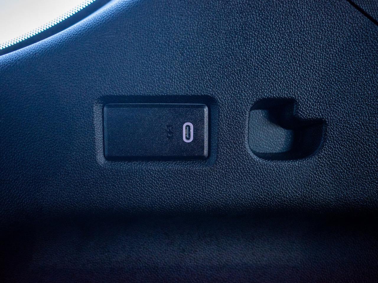 2024 GMC Yukon XL SLT - 3rd Row Seating   Power Liftgate Photo