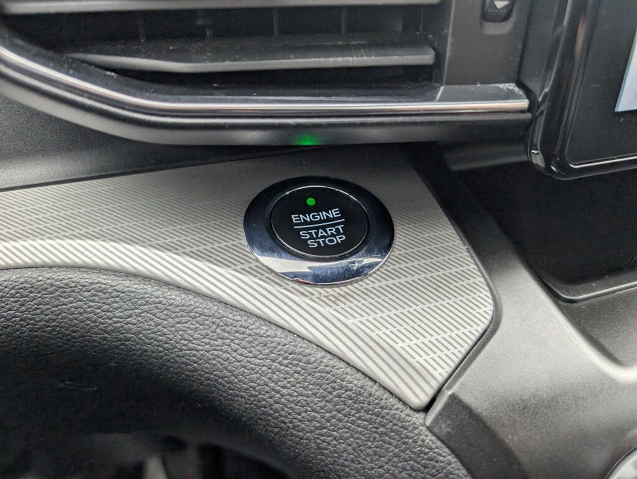 2020 Ford Explorer XLT NAV LEATHER PANOROOF CAMERA Photo