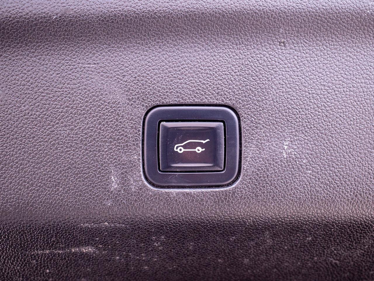 2021 Chevrolet Tahoe RST - 3 Row Seats   Rain Sensing Wipers Photo