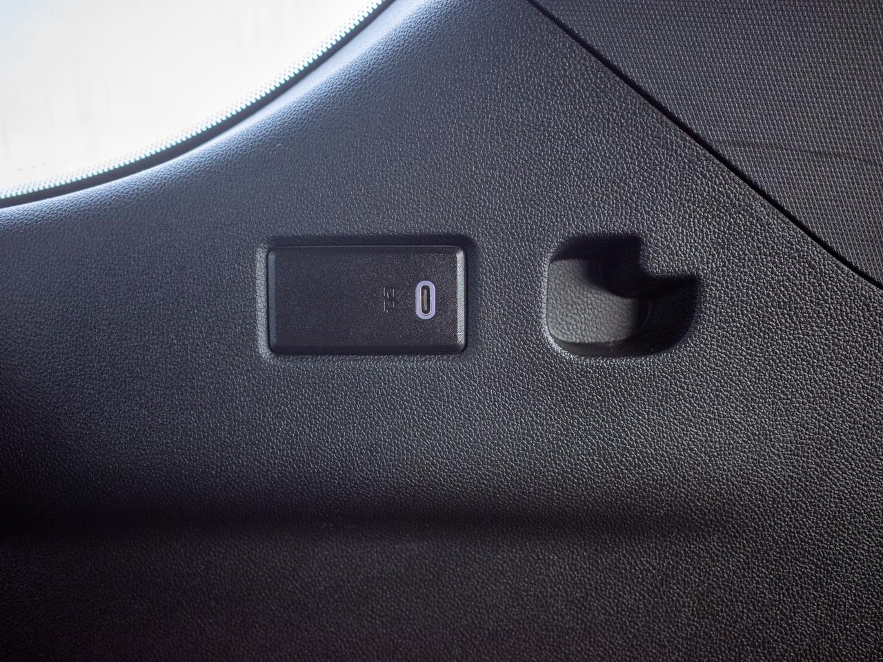 2021 Chevrolet Tahoe RST - 3 Row Seats   Rain Sensing Wipers Photo