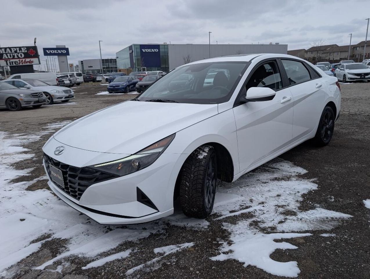 2023 Hyundai Elantra Preferred TECH PKG  NAV   SUNROOF   CAMERA  HTD SE Photo