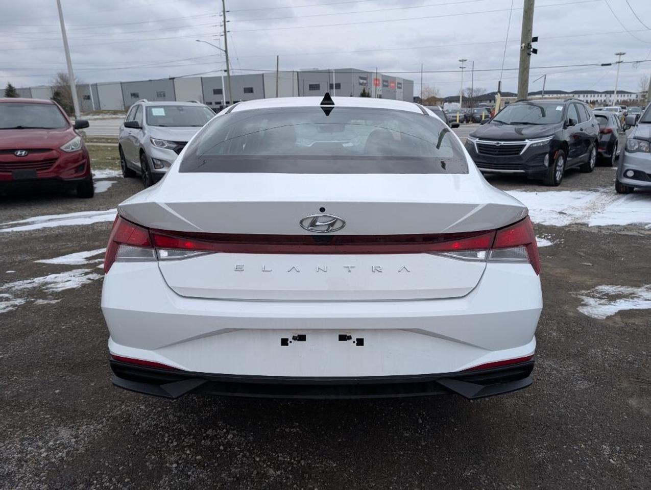 2023 Hyundai Elantra Preferred TECH PKG  NAV   SUNROOF   CAMERA  HTD SE Photo