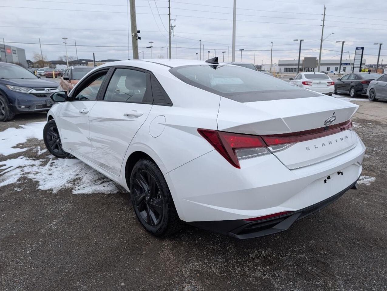 2023 Hyundai Elantra Preferred TECH PKG  NAV   SUNROOF   CAMERA  HTD SE Photo