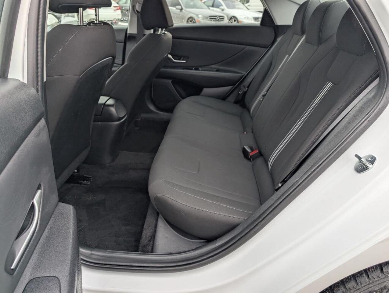 2023 Hyundai Elantra Preferred TECH PKG  NAV   SUNROOF   CAMERA  HTD SE Photo