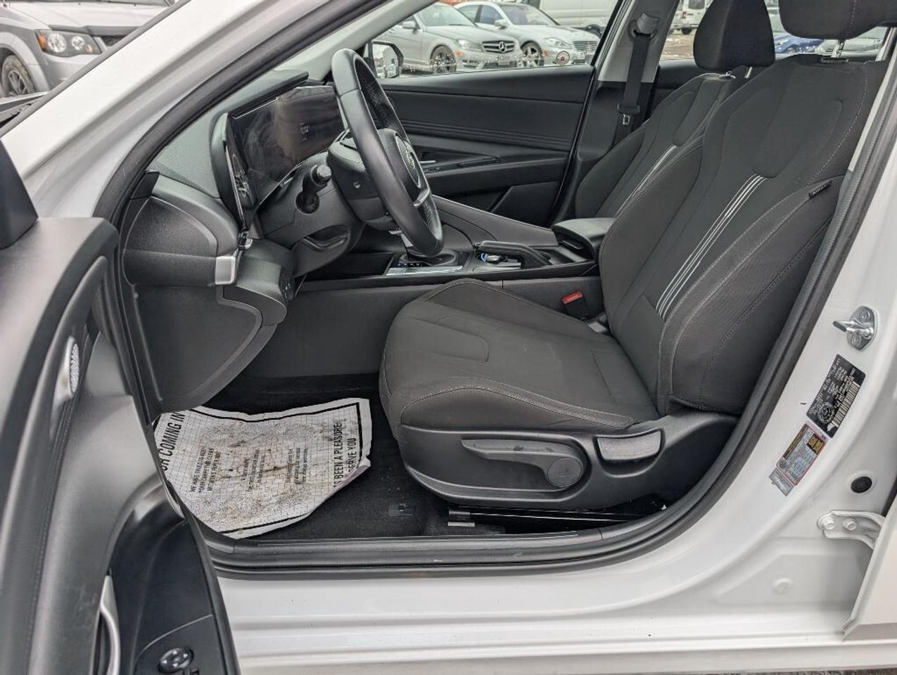 2023 Hyundai Elantra Preferred TECH PKG  NAV   SUNROOF   CAMERA  HTD SE Photo