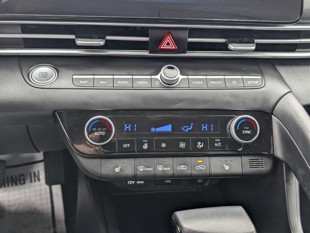 2023 Hyundai Elantra Preferred TECH PKG  NAV   SUNROOF   CAMERA  HTD SE Photo