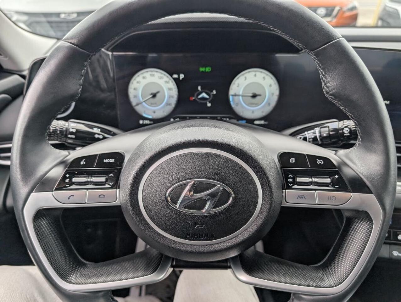 2023 Hyundai Elantra Preferred TECH PKG  NAV   SUNROOF   CAMERA  HTD SE Photo