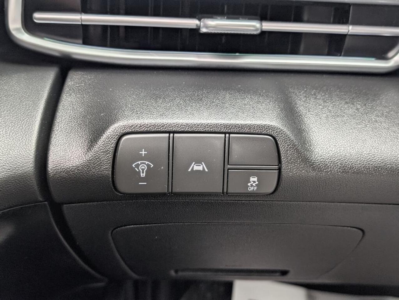 2023 Hyundai Elantra Preferred TECH PKG  NAV   SUNROOF   CAMERA  HTD SE Photo