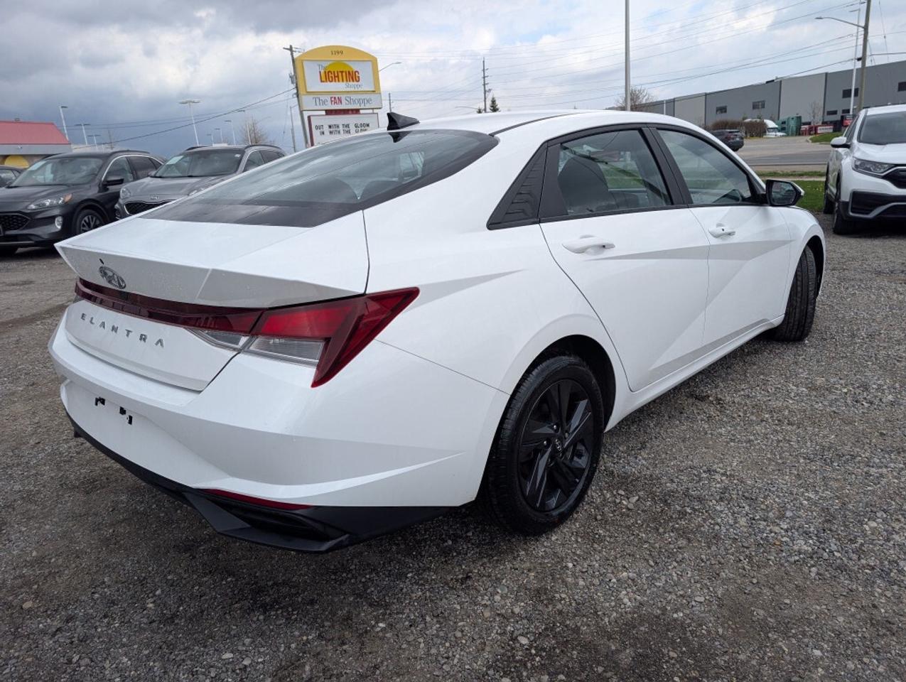 2023 Hyundai Elantra Preferred TECH PKG  NAV   SUNROOF   CAMERA  HTD SE Photo