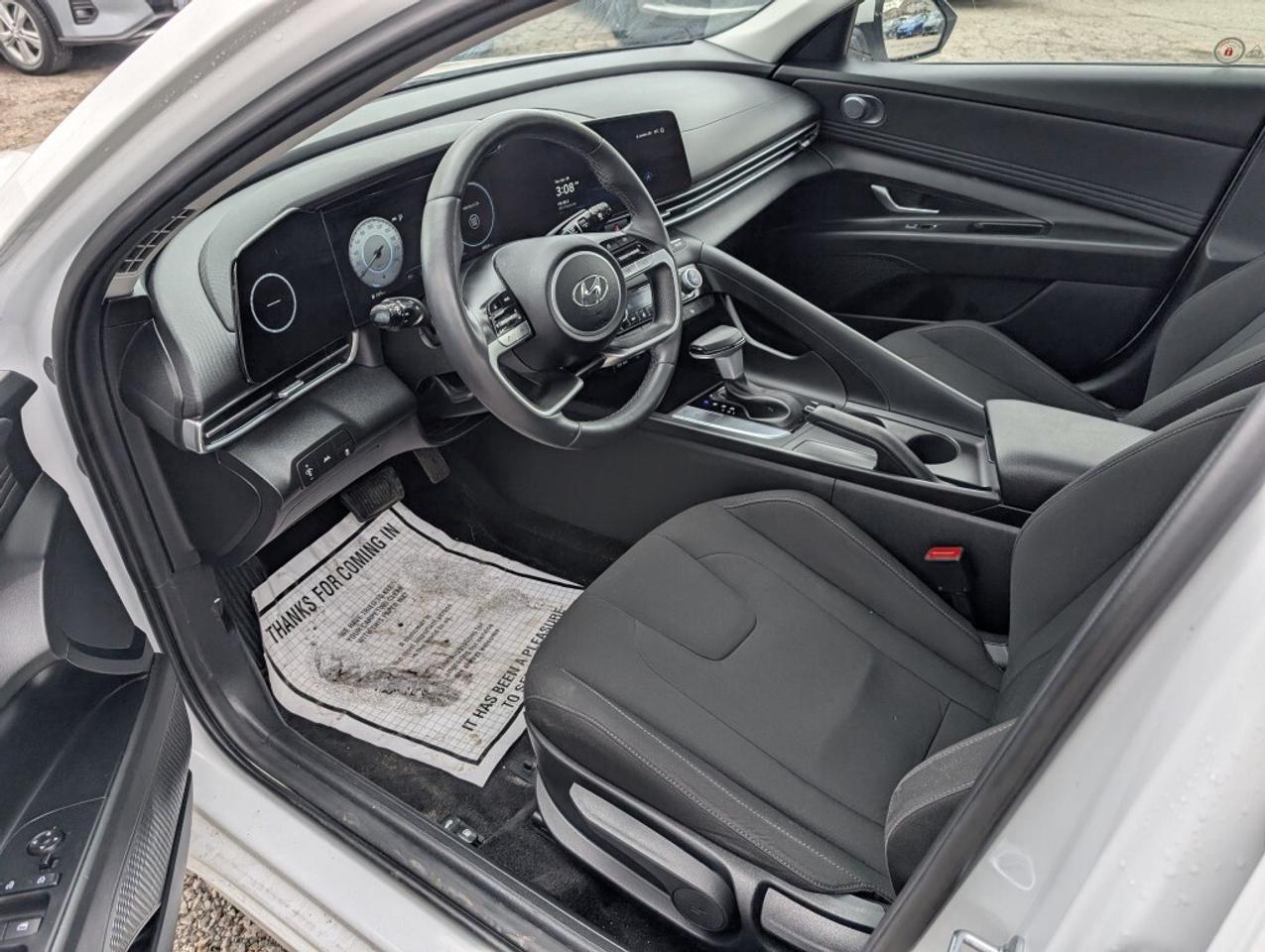 2023 Hyundai Elantra Preferred TECH PKG  NAV   SUNROOF   CAMERA  HTD SE Photo
