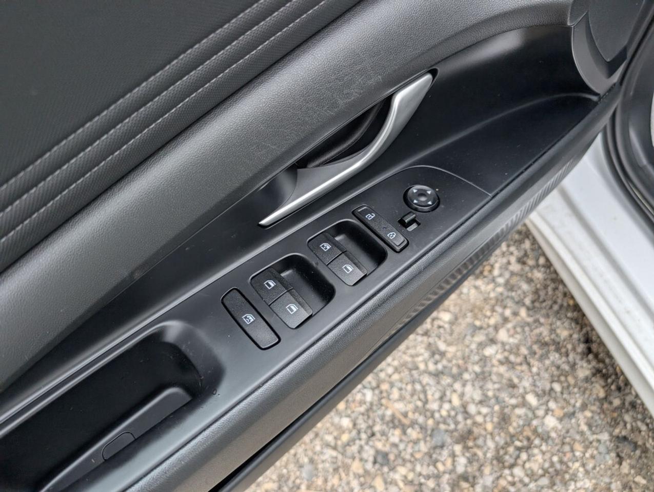 2023 Hyundai Elantra Preferred TECH PKG  NAV   SUNROOF   CAMERA  HTD SE Photo