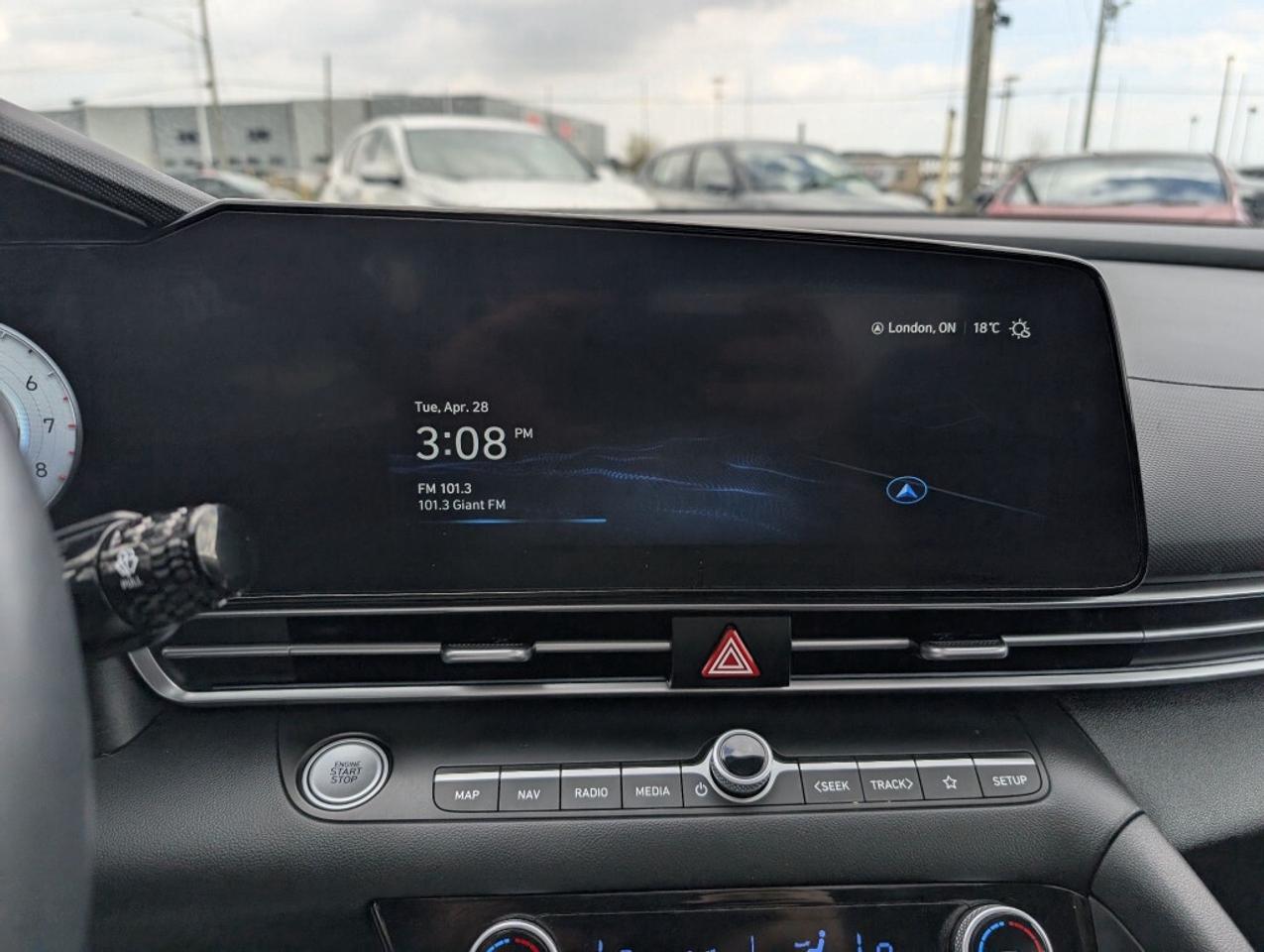 2023 Hyundai Elantra Preferred TECH PKG  NAV   SUNROOF   CAMERA  HTD SE Photo