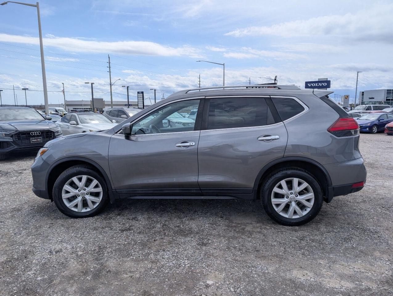 2017 Nissan Rogue SV TECH AWD   NAV   PANOROOF   CAMERA   HTD SEATS Photo