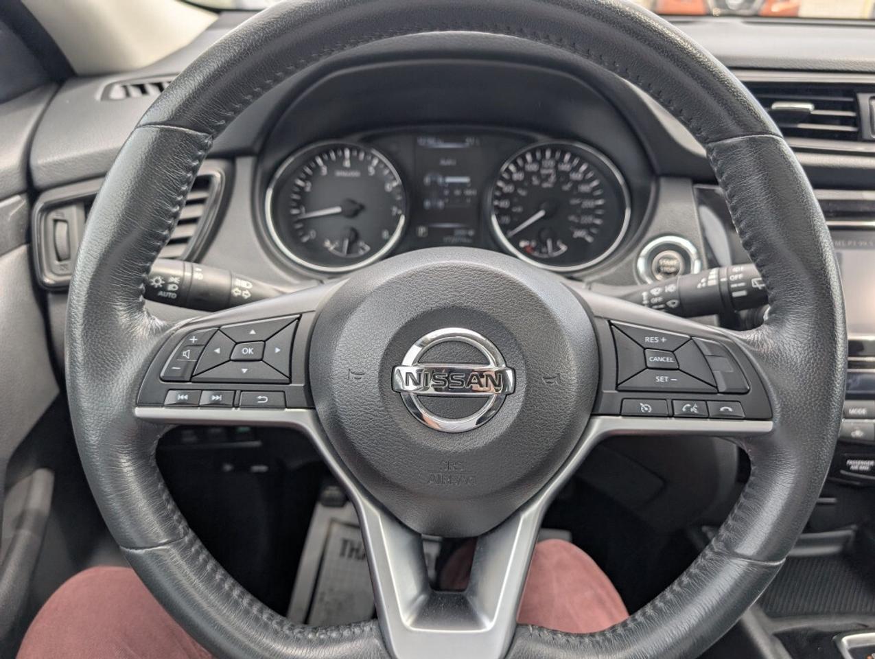 2017 Nissan Rogue SV TECH AWD   NAV   PANOROOF   CAMERA   HTD SEATS Photo