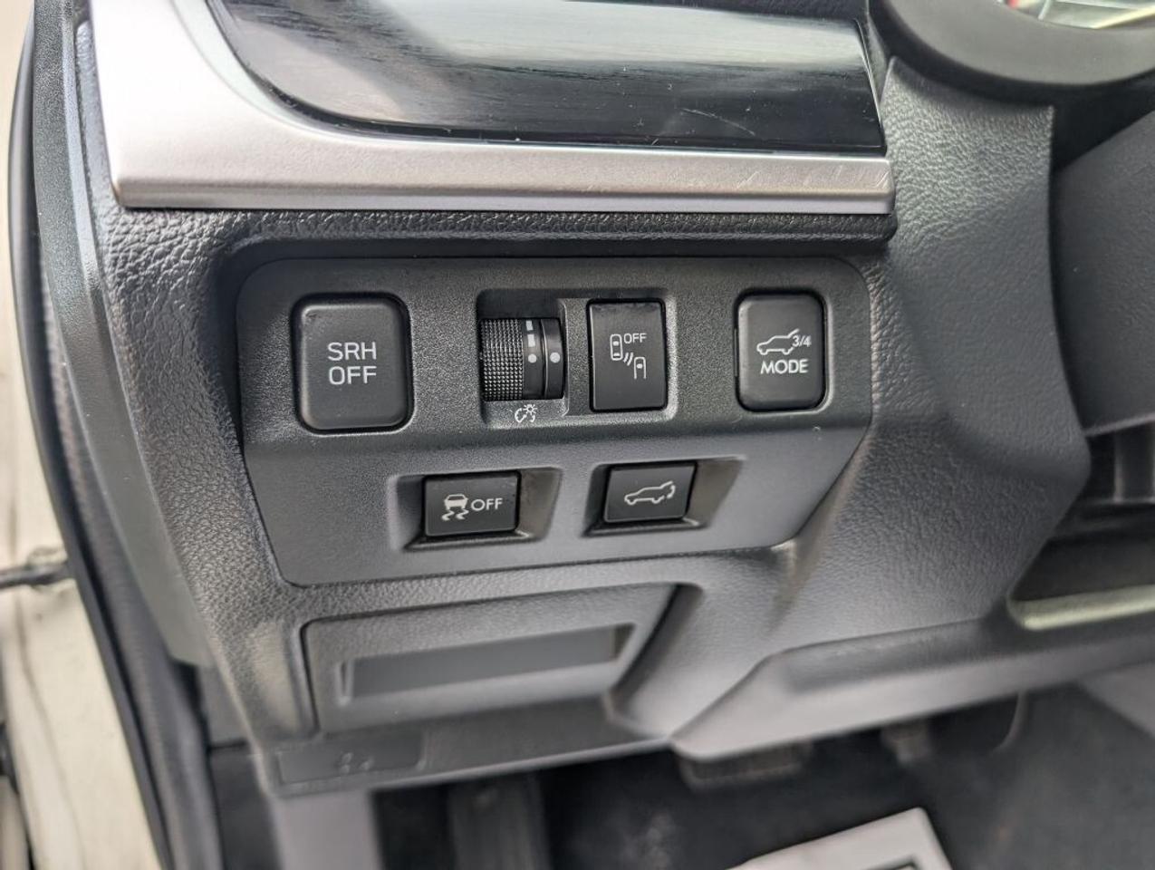 2018 Subaru Forester Limited  NAV LEATHER PANOROOF CAMERA Photo