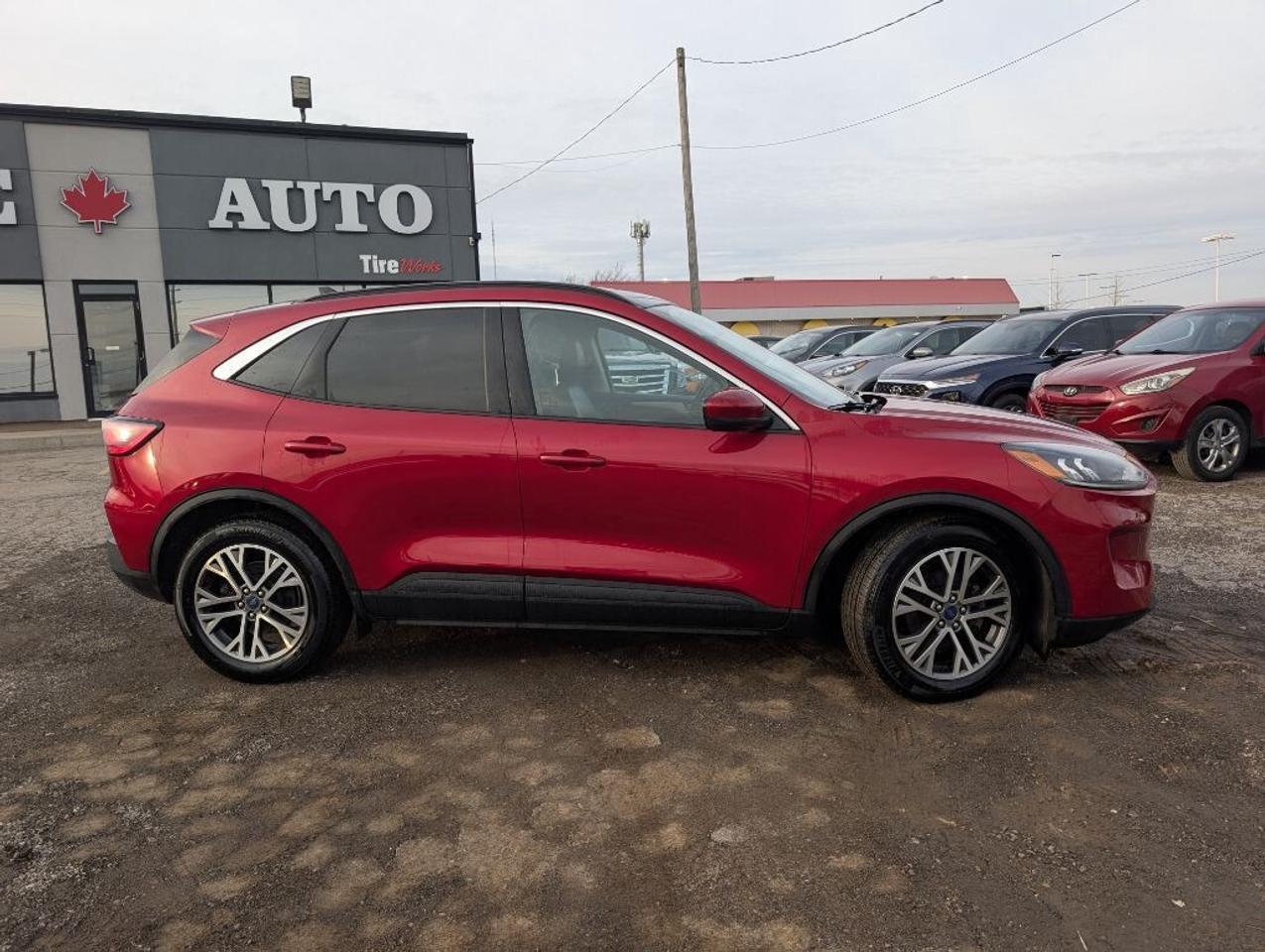 2022 Ford Escape SEL NAV LEATHER PANOROOF CAMERA HTD SEATS Photo