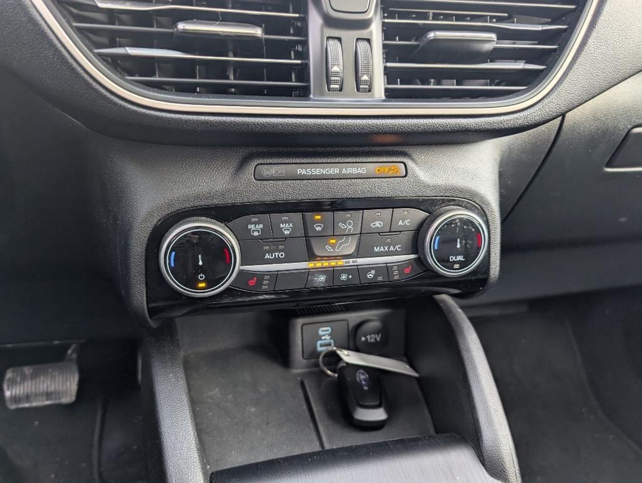 2022 Ford Escape SEL NAV LEATHER PANOROOF CAMERA HTD SEATS Photo