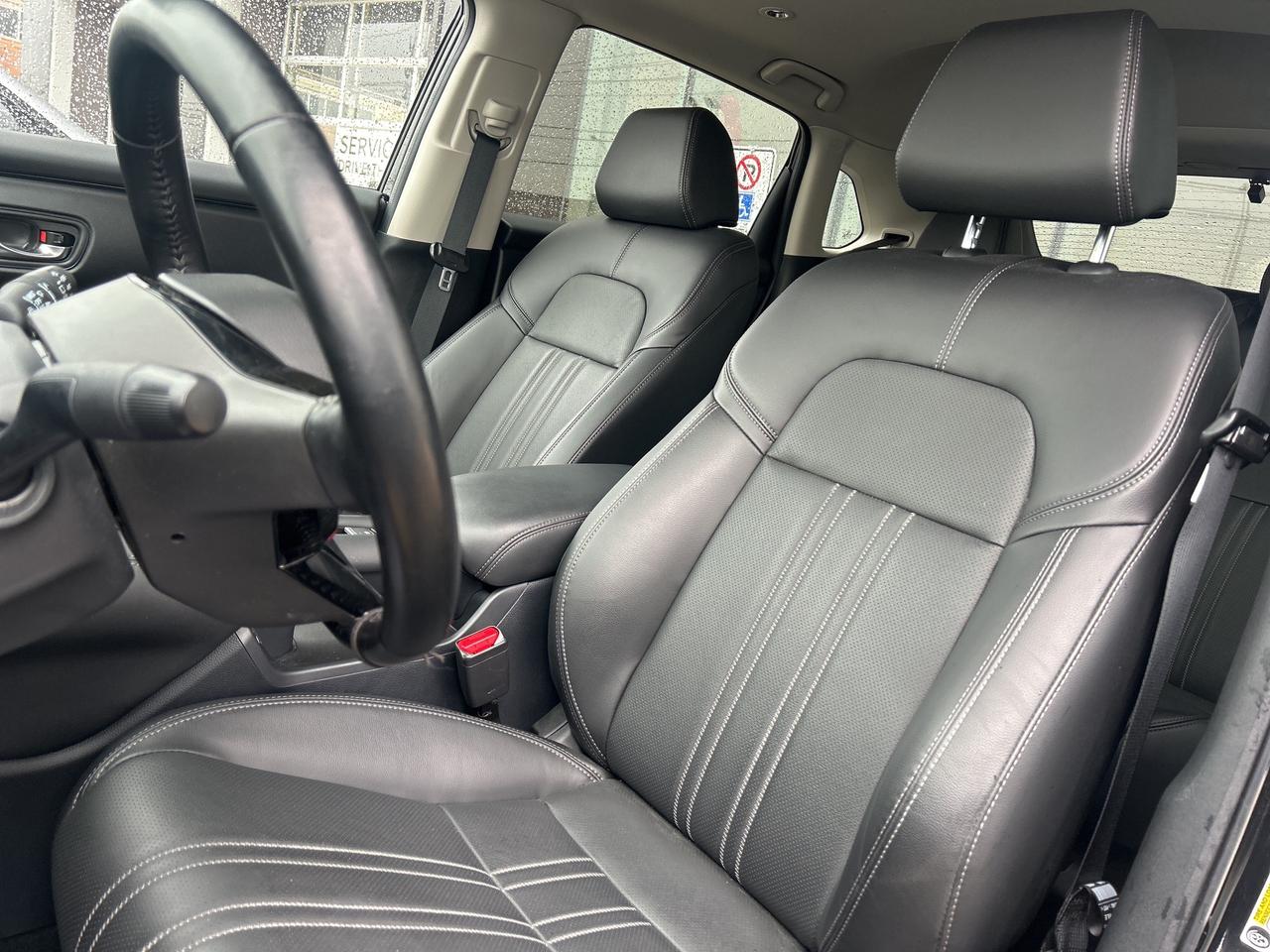 2025 Honda HR-V EX-L Navi AWD CVT   CLEAN CARFAX   ONE OWNER Photo