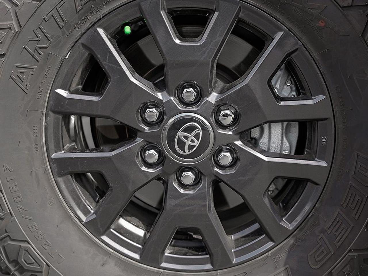 2026 Toyota 4Runner Base 4dr 4x4 Photo