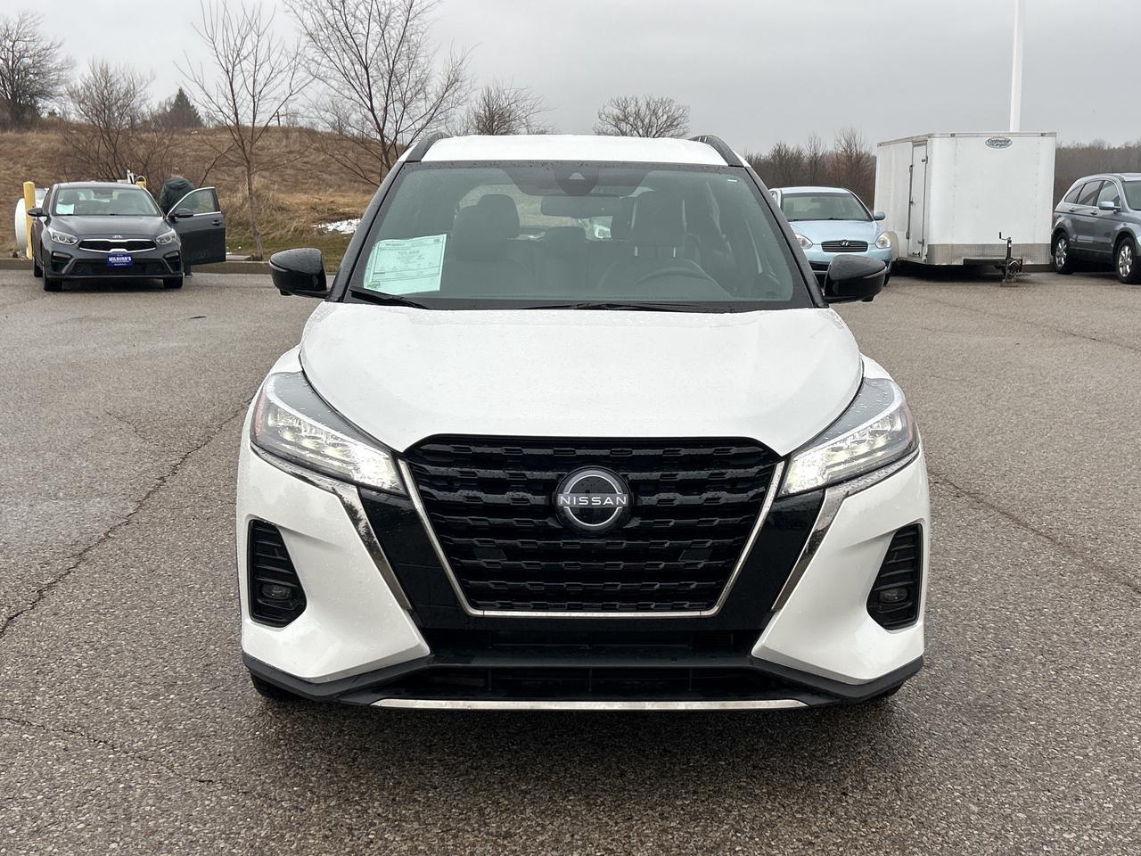 2024 Nissan Kicks SR FWD   Leather   Heated Seats & Steering Wheel Photo